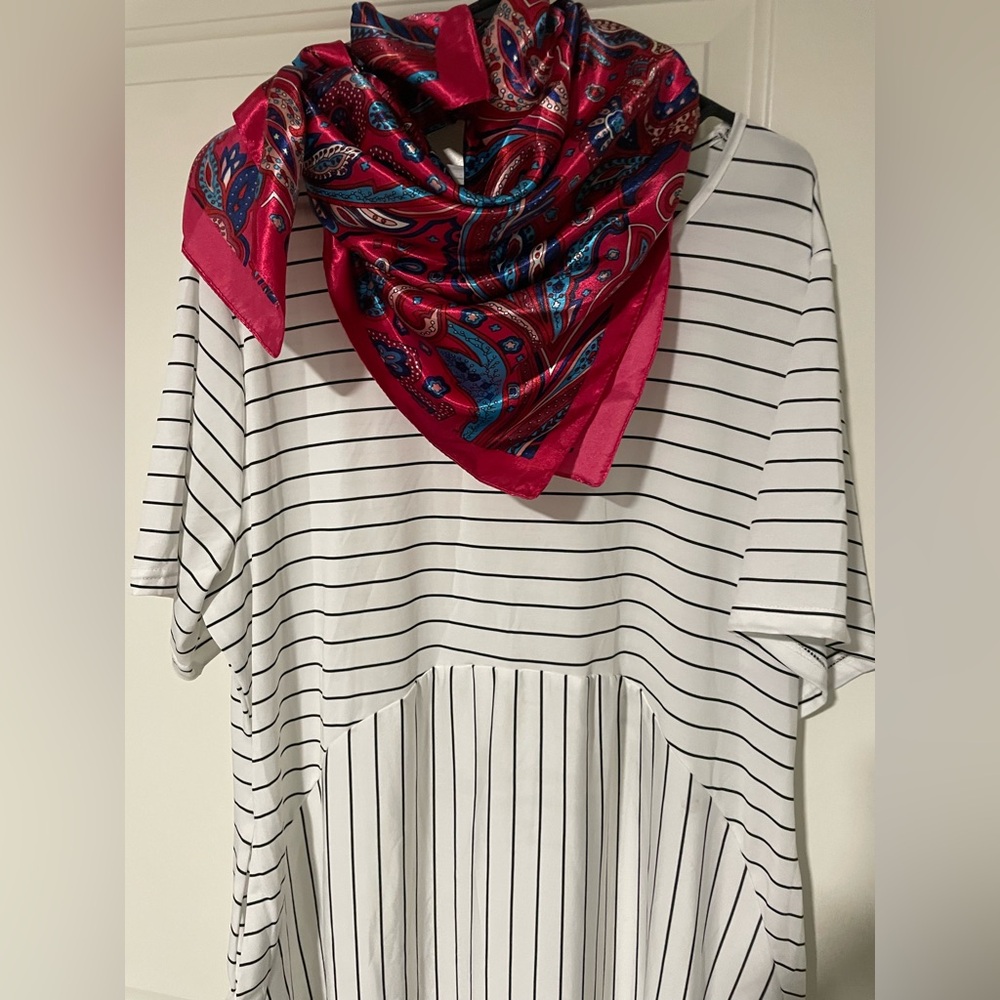 🤍🖤Stylish striped white and black dress 🤍🖤